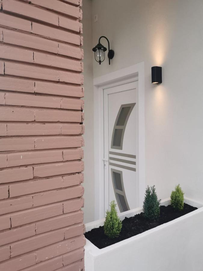 Central Park Studio Petrosani Exterior photo